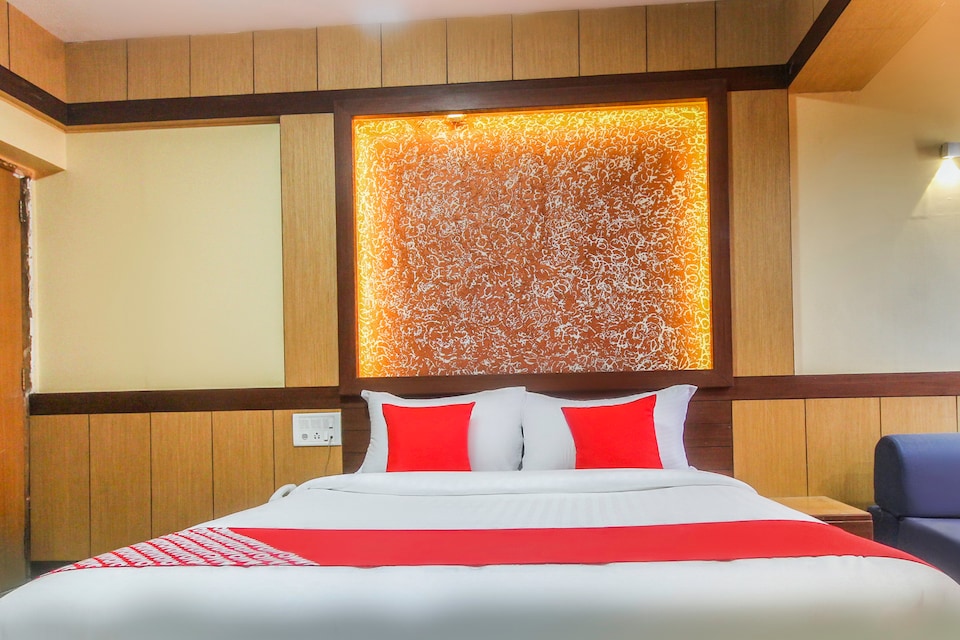 OYO Flagship 64533 Hotel Shivshanthi Inn, Charing Cross Ooty, Ooty