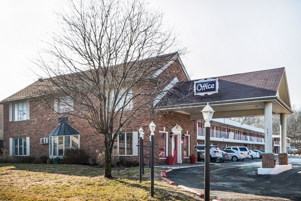 OYO Hotel Eastin Riverwalk, C66002, Atchison KS