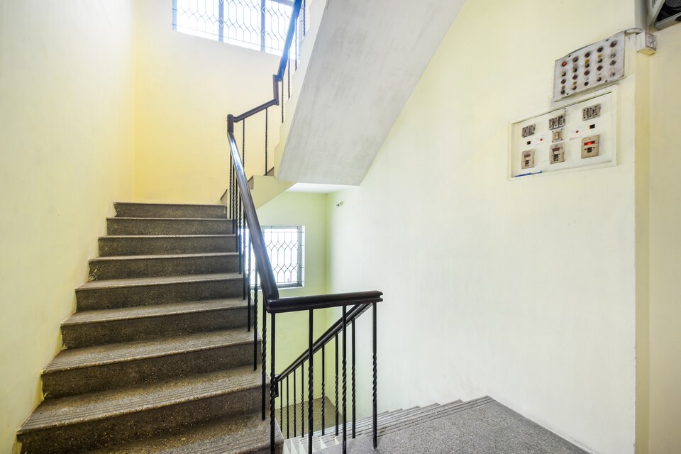 OYO Flagship 64562 Hotel Aruljothi Gandhipuram Bus Terminus, Gandhipuram Coimbatore, Coimbatore