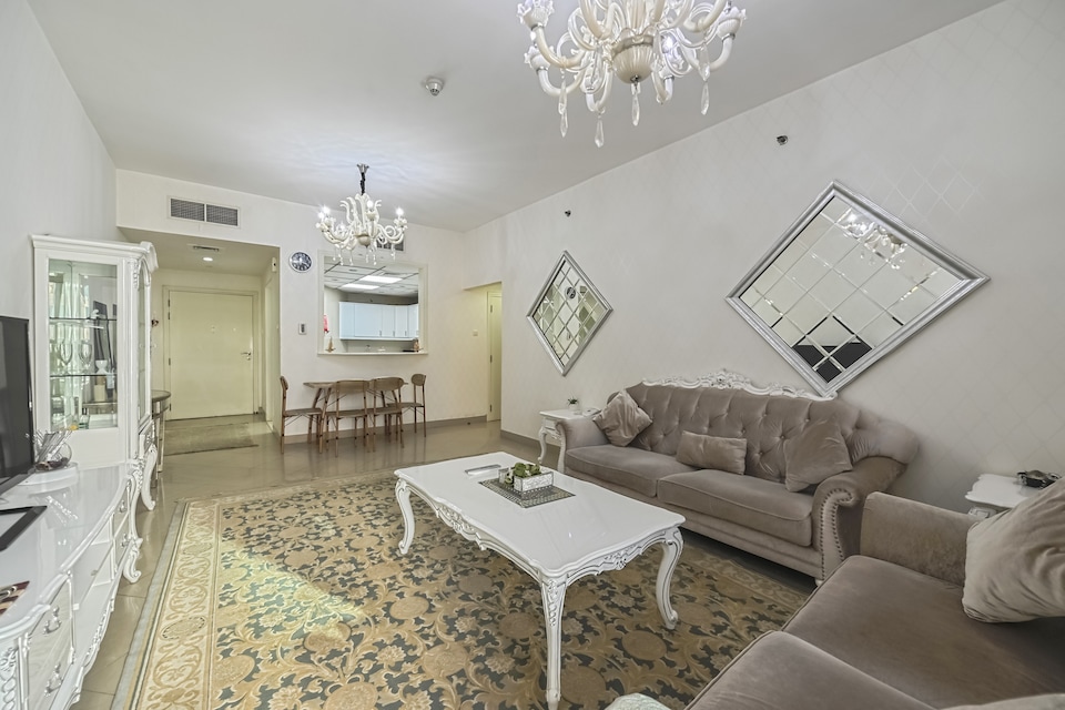 OYO 386 Home ICON TOWER 1, Jumeirah Lake Towers Dubai, Dubai