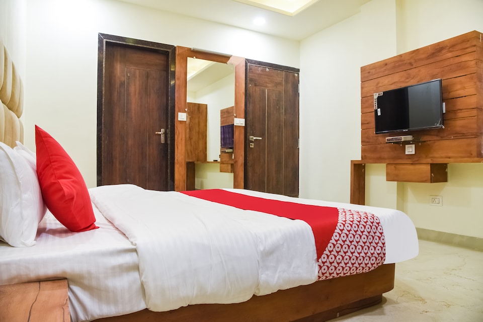 OYO Capital Hotel, MP Nagar Bhopal, Bhopal