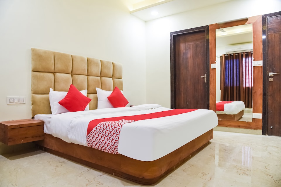 OYO Capital Hotel, MP Nagar Bhopal, Bhopal
