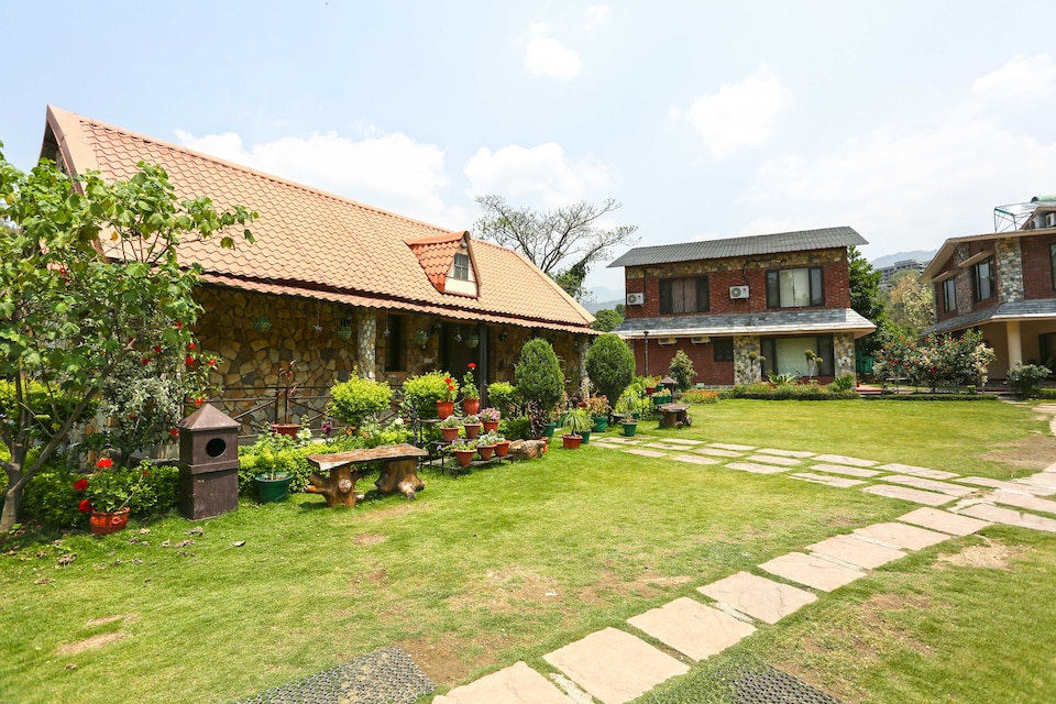 OYO 5256 Riverstone Cottages, Abhimanyu Cricket Academy, देहरादून