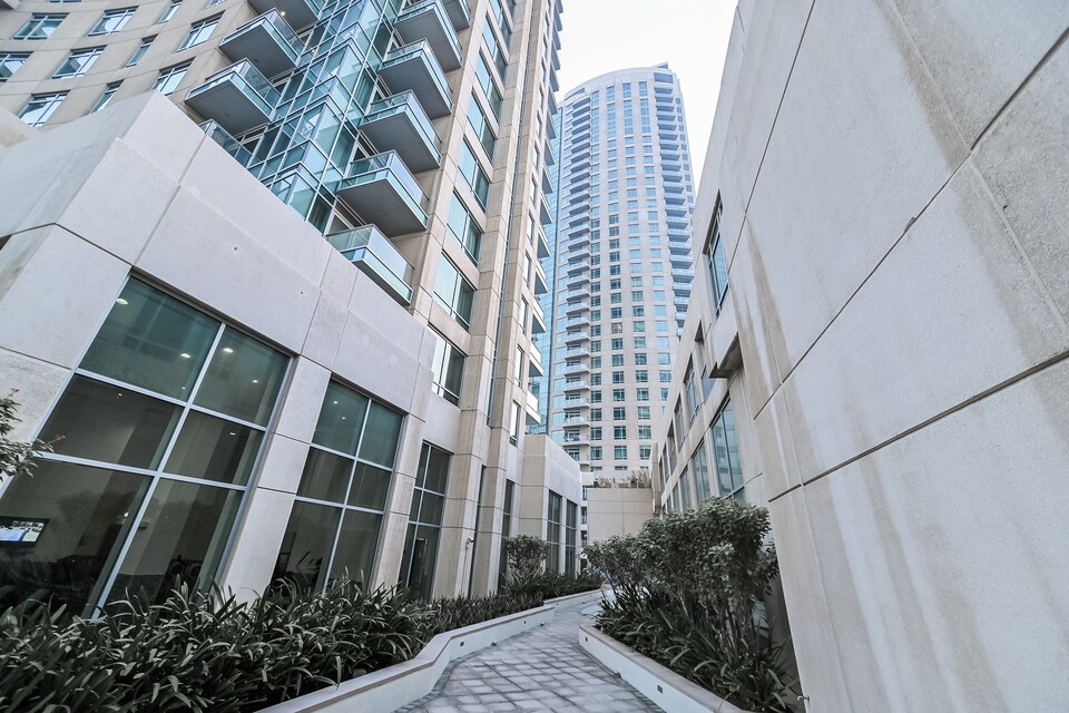 OYO 387 Home Studio Burj Views Apartment, Downtown Dubai, Dubai