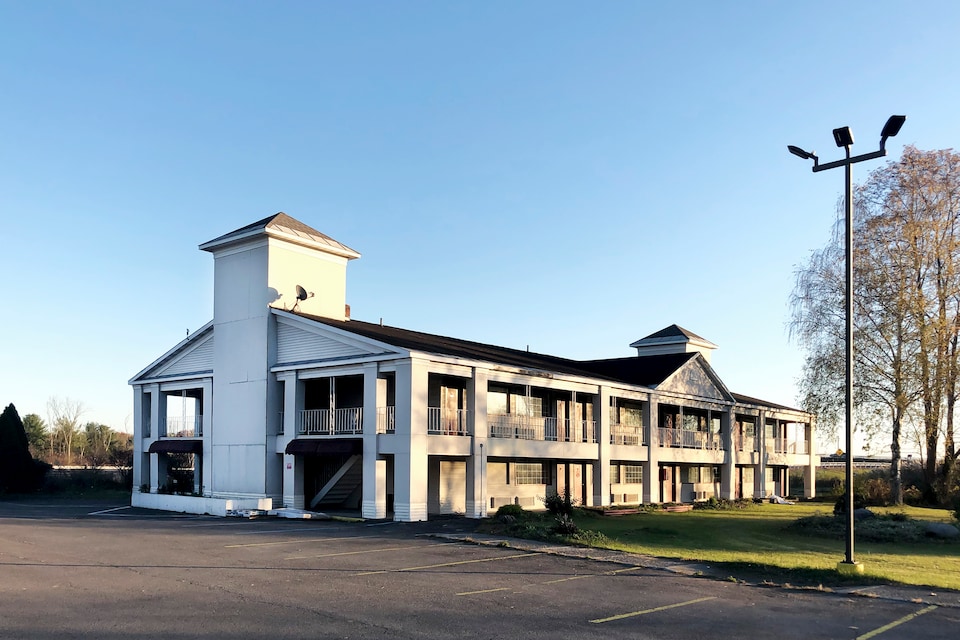 OYO Hotel Coxsackie I-87 North, C12029, Albany NY
