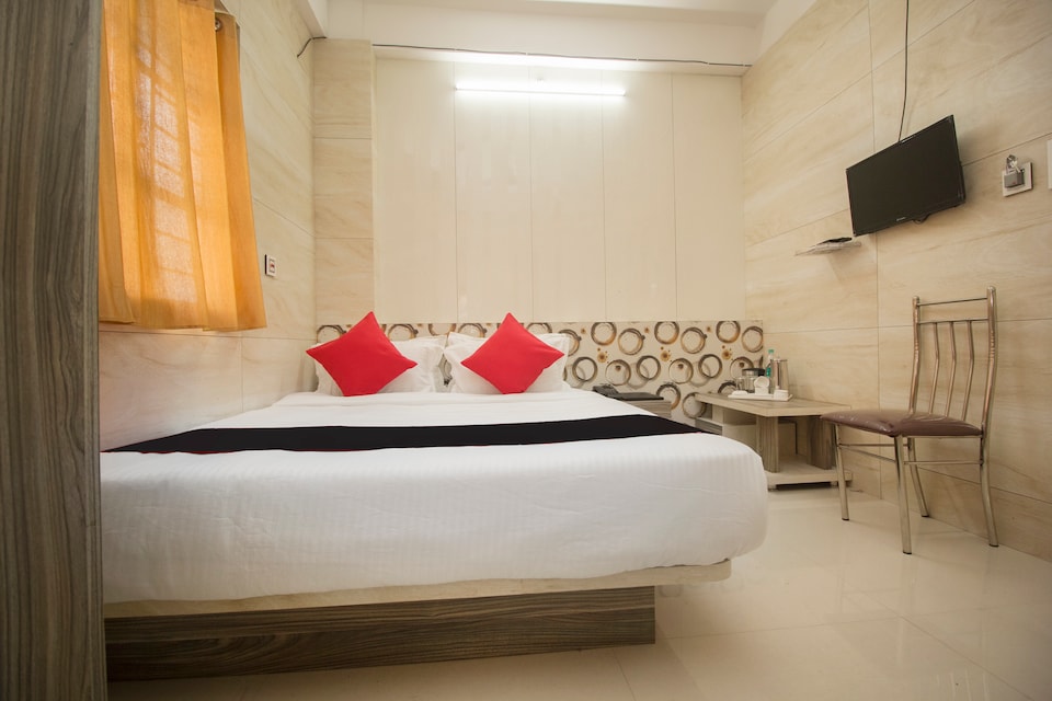 Capital O 64688 Priyanshu, New Jalpaiguri Station Area Siliguri, Siliguri