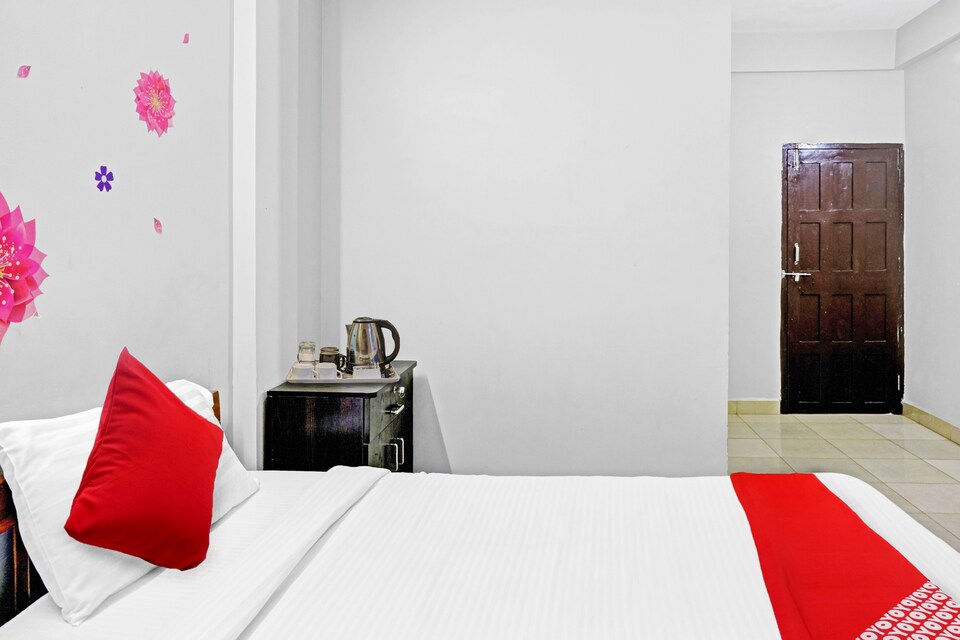 OYO Ashreya Guest House Near Candolim Beach, Calangute Goa 4, Goa