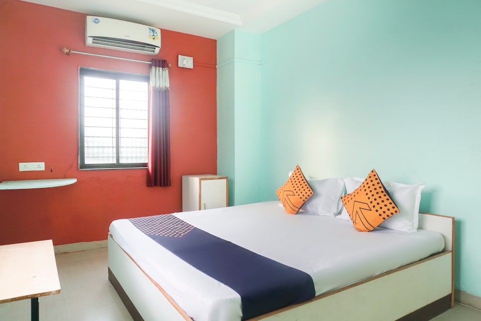 SPOT ON Omkar Lodge, Jejuri, Pune