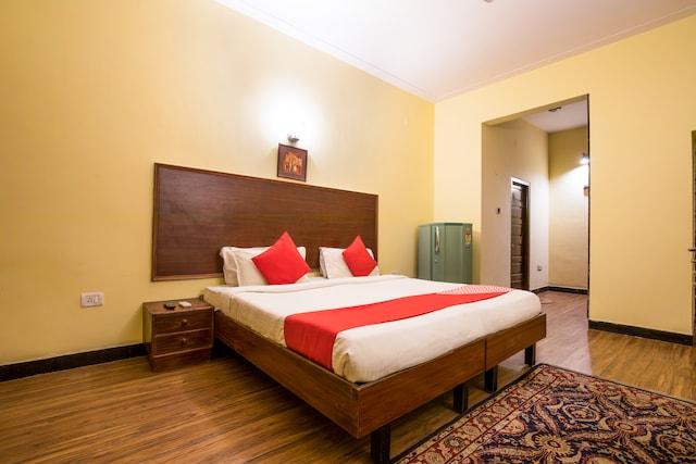 OYO Hotel Guest Inn Suites Near Birla Mandir