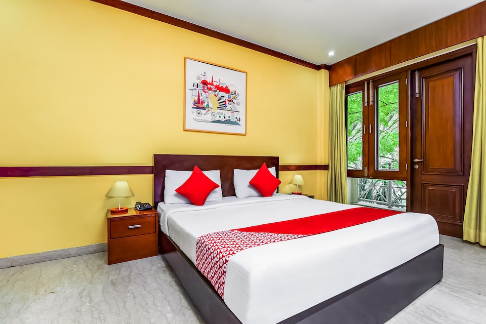 OYO Flagship 5265 Hauz Khas Metro, Saket Delhi, Delhi