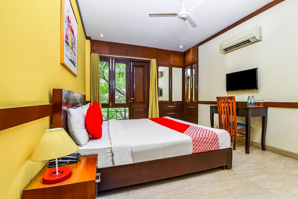 OYO Flagship 5265 Hauz Khas Metro, Saket Delhi, Delhi