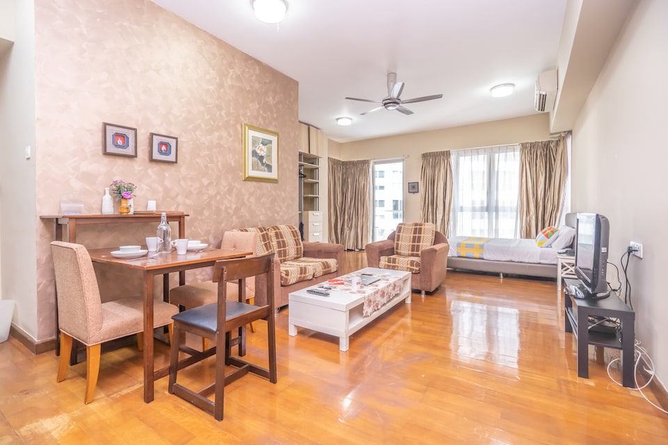 OYO Home 89601  Relive Studio Regalia Suites, Chow Kit, Kuala Lumpur