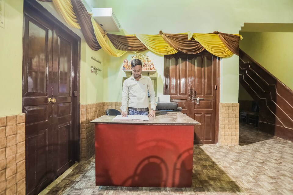 SPOT ON 64751 Shivani Palace, Railway Station Allahabad, Prayagraj