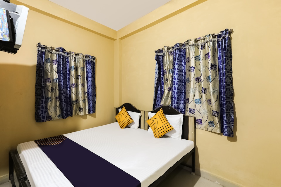 SPOT ON 64769 Hotel G.n Palace, Mahakal Temple 1, Ujjain