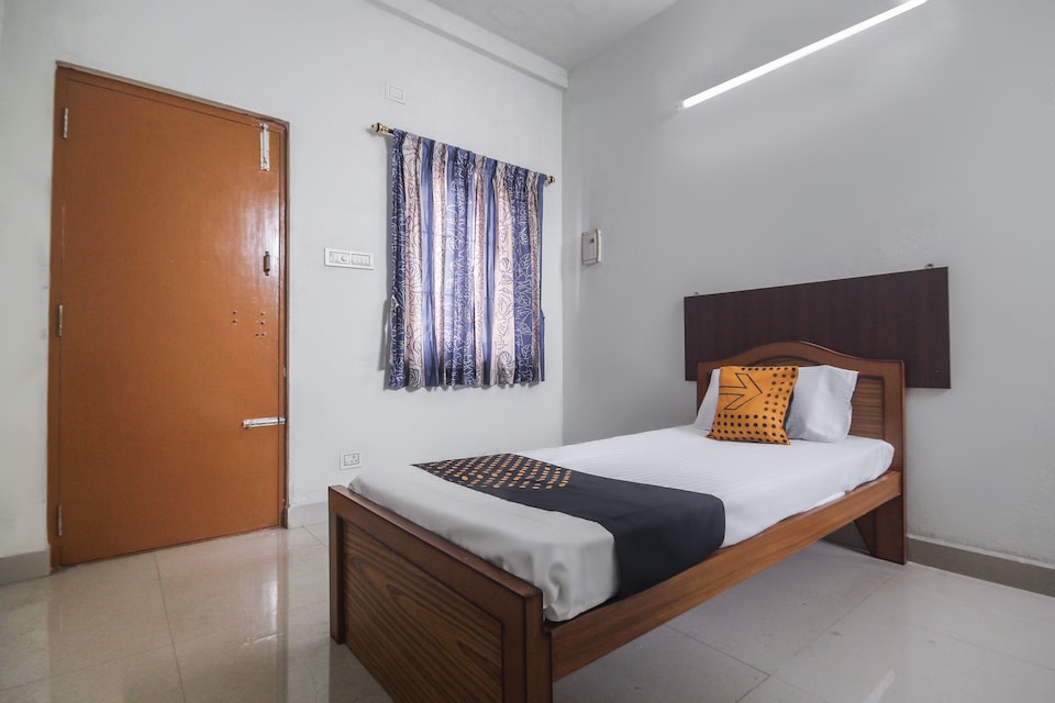 SPOT ON 64770 S S Mansion , Tirupur city, Tirupur