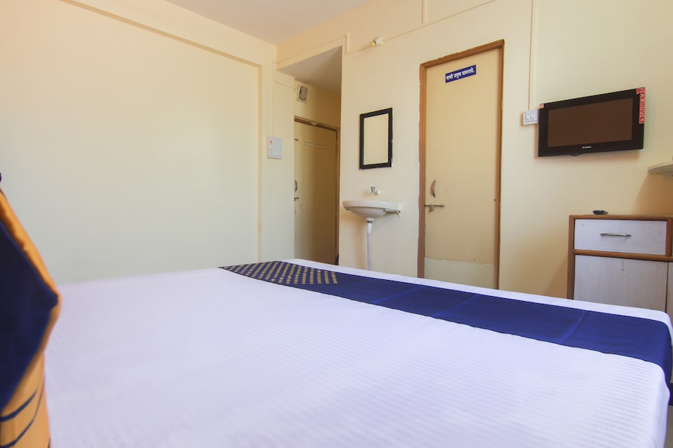 SPOT ON 64774 Shivtara Lodge, Jejuri, Pune