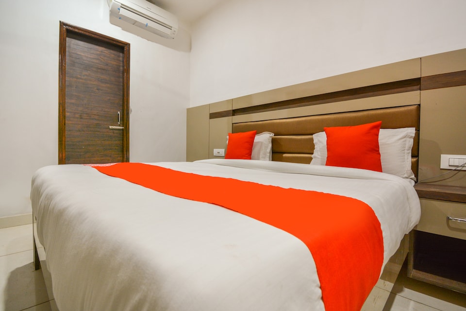  Live on asr602, Golden Temple Road Amritsar, Amritsar