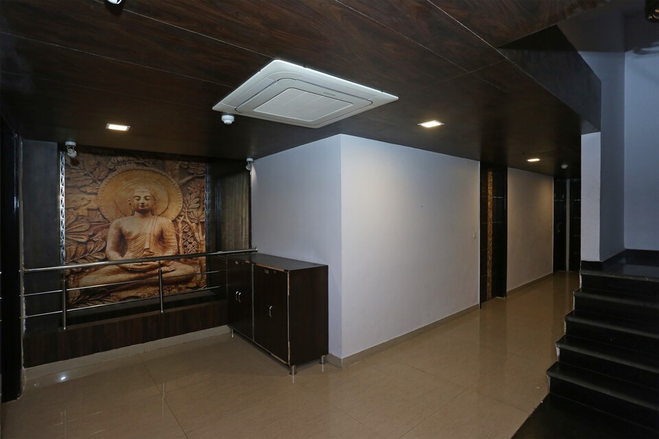 OYO 15410 Park Residency, Pitampura - Rohini Delhi, Delhi