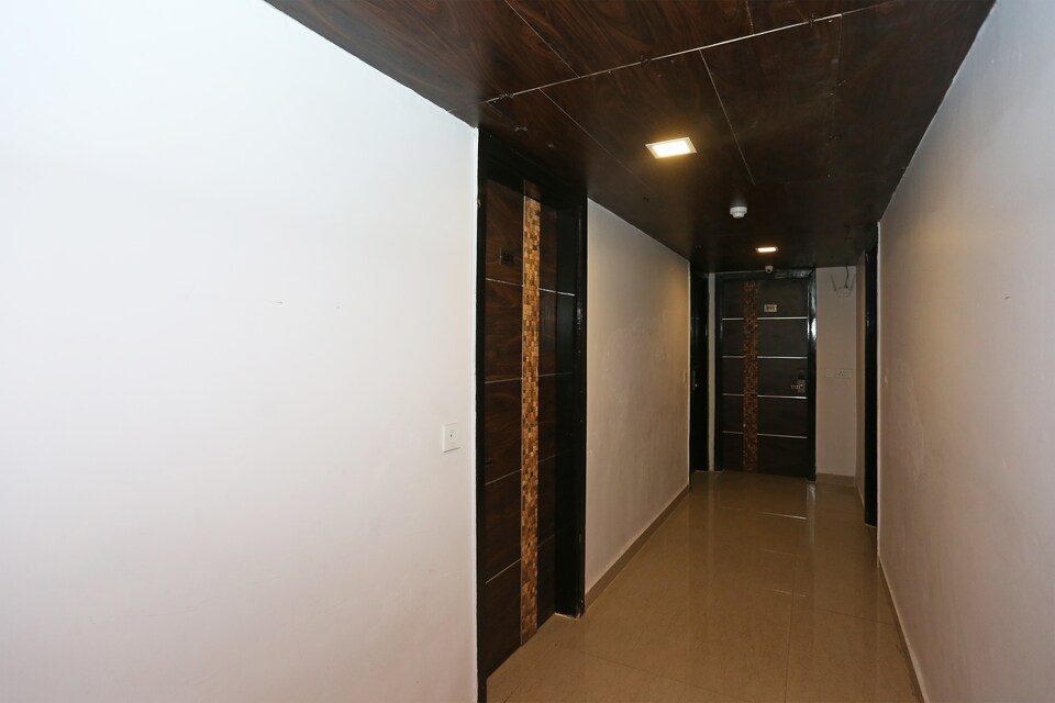 OYO 15410 Park Residency, Pitampura - Rohini Delhi, Delhi