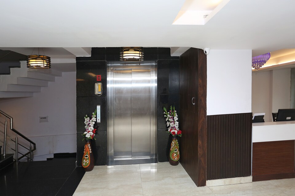 OYO 15410 Park Residency, Pitampura - Rohini Delhi, Delhi