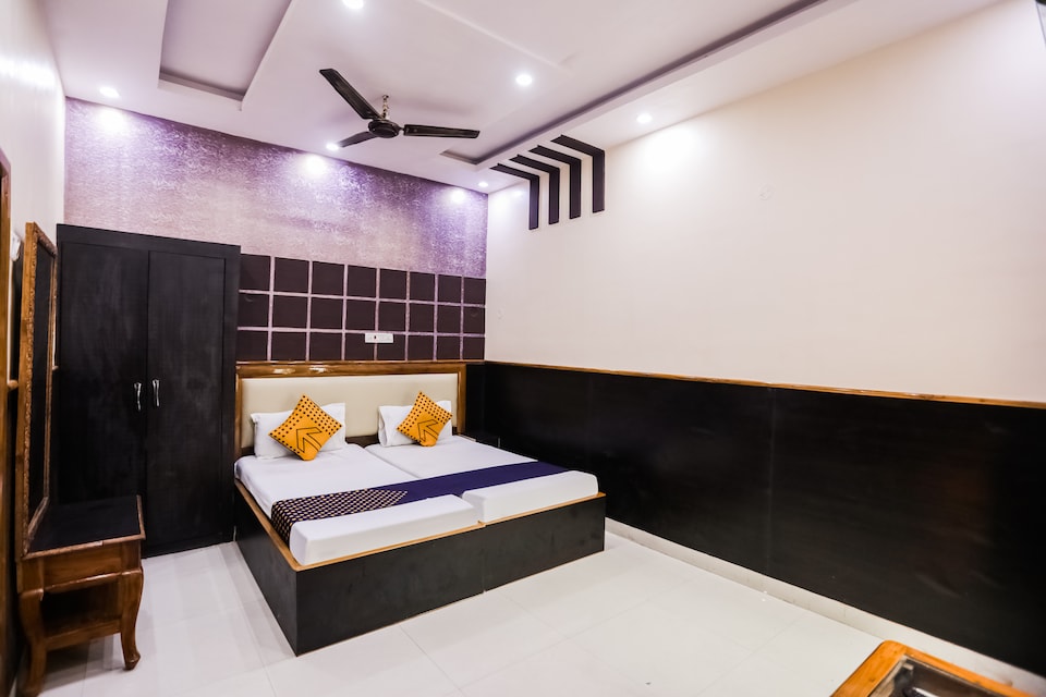 SPOT ON 64811 Hotel Ragina, Civil Lines Allahabad, Prayagraj