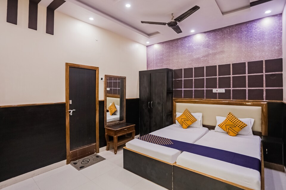 SPOT ON 64811 Hotel Ragina, Civil Lines Allahabad, Prayagraj