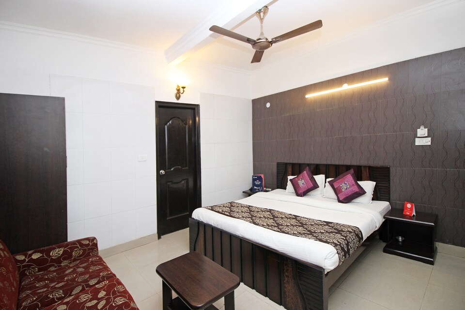 OYO 5272 Satwah 29, Nizamuddin Delhi, Delhi