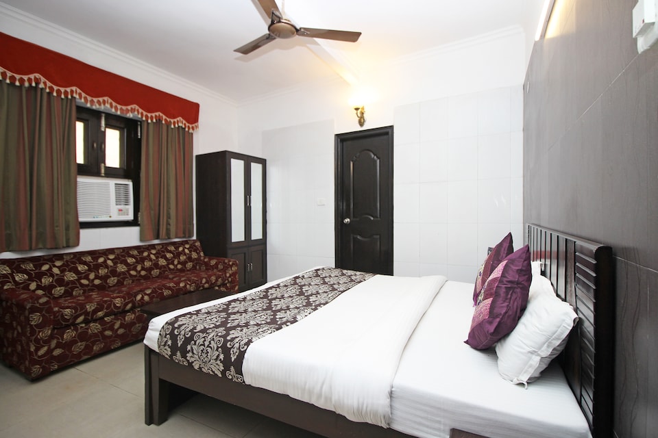 OYO 5272 Satwah 29, Nizamuddin Delhi, Delhi