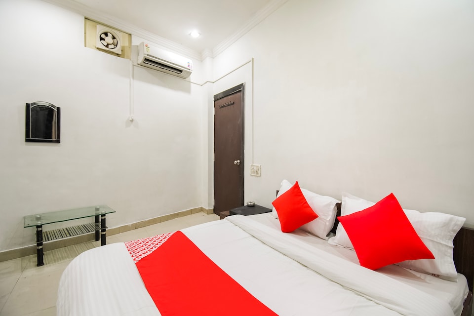 OYO 64830 Hotel Aparna Regency, Station Road - Raipur, Raipur