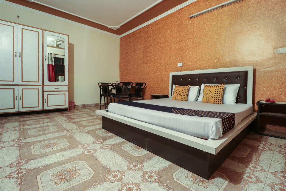 OYO Flagship Hill View, Nayagaon Chandigarh, Chandigarh