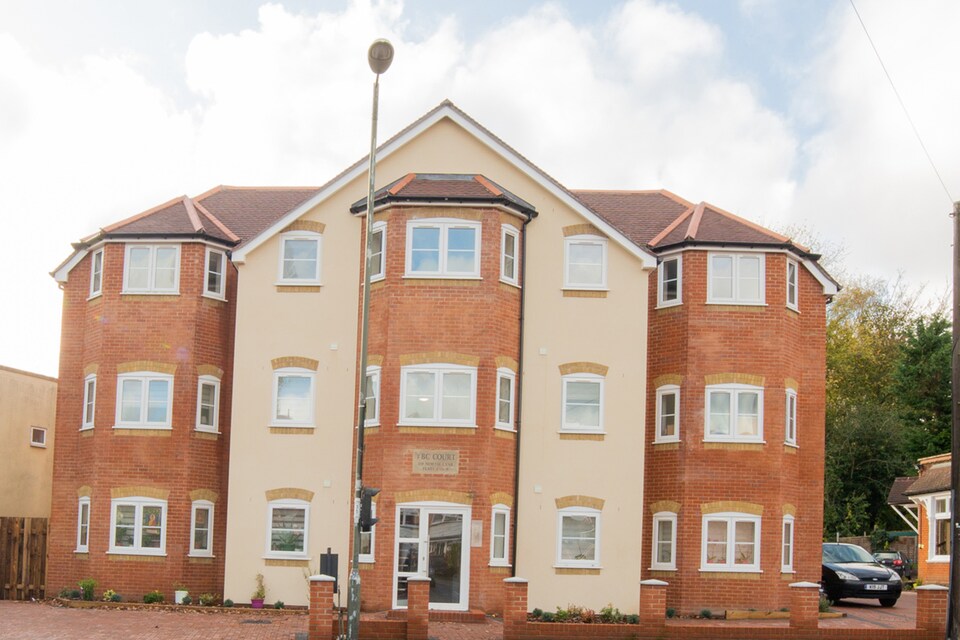 OYO Aldershot Saz Living, Farnborough (South England), Farnborough