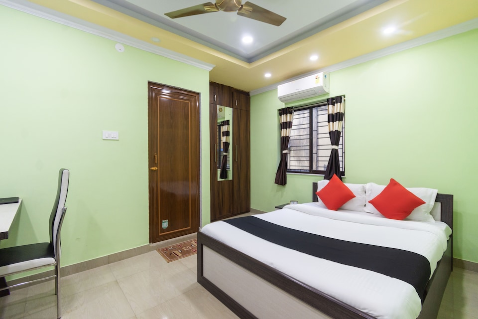 Hotel O Holiday, Ruby Hospital Kolkata, Kolkata