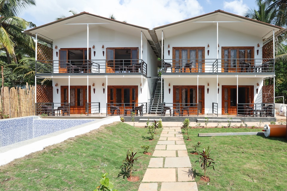 OYO 64889 La Indiana Beach Resort , Morjim Goa, Goa