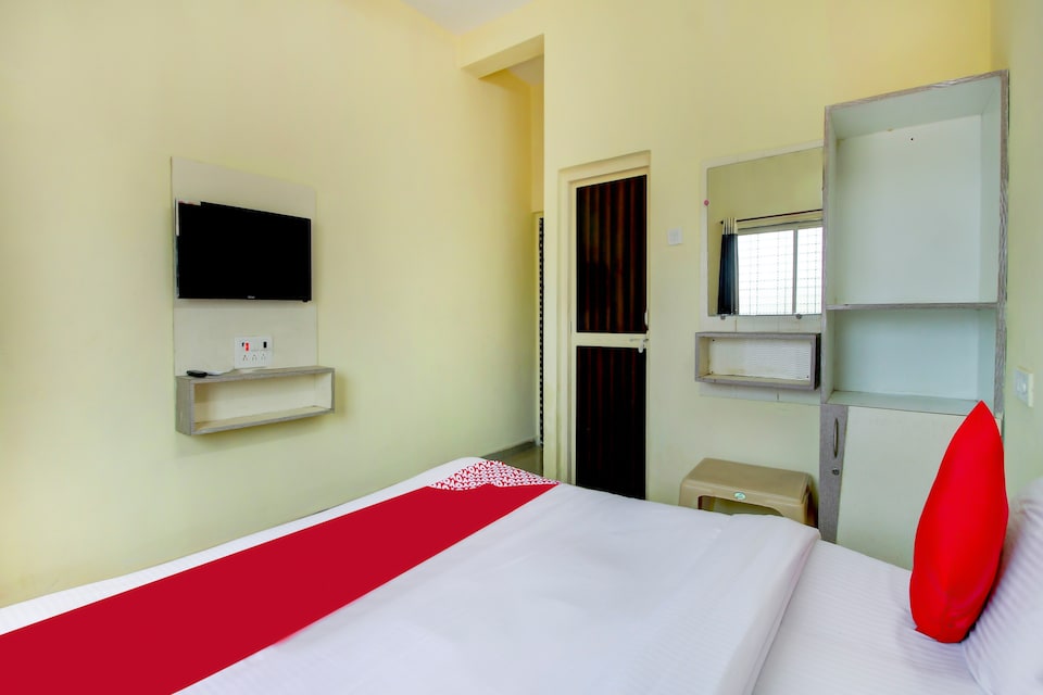 OYO 64897 Devgiri Lodge, Parbhani, Parbhani