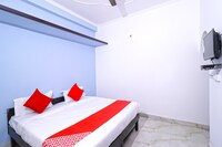 OYO Papa Homes Near Omaxe Celebration Mall