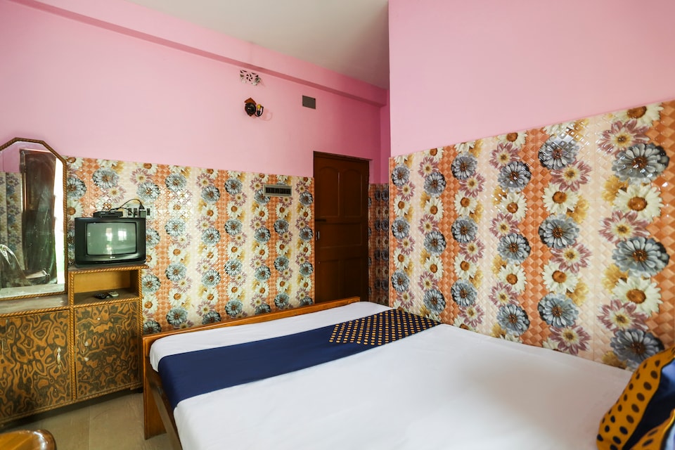 SPOT ON 64918 Hotel New Heaven, Hazarduari, Berhampore