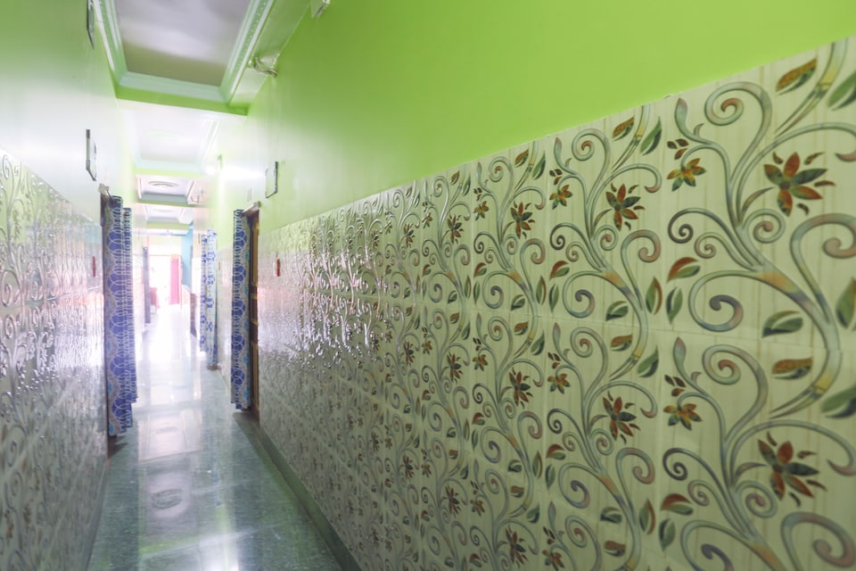 Hotel O New Heaven, Hazarduari, Berhampore