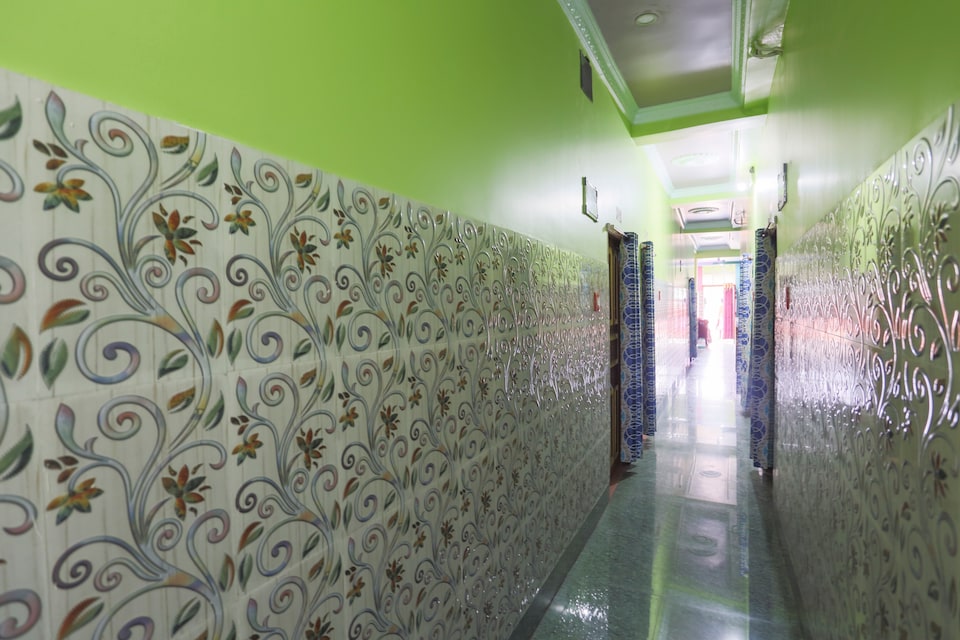 Hotel O New Heaven, Hazarduari, Berhampore