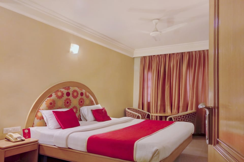 Capital O 333 Hotel Crystal Homes, Indiranagar Bangalore-II, Bangalore