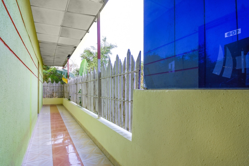 Hotel O Galaxy Lodging , Katraj Khed Shivapur Pune, पुणे