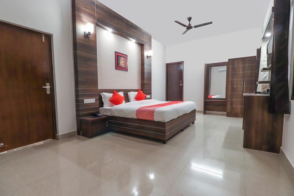 OYO 64944 HOTEL GREEN STAR, Bulandshahr, Bulandshahr