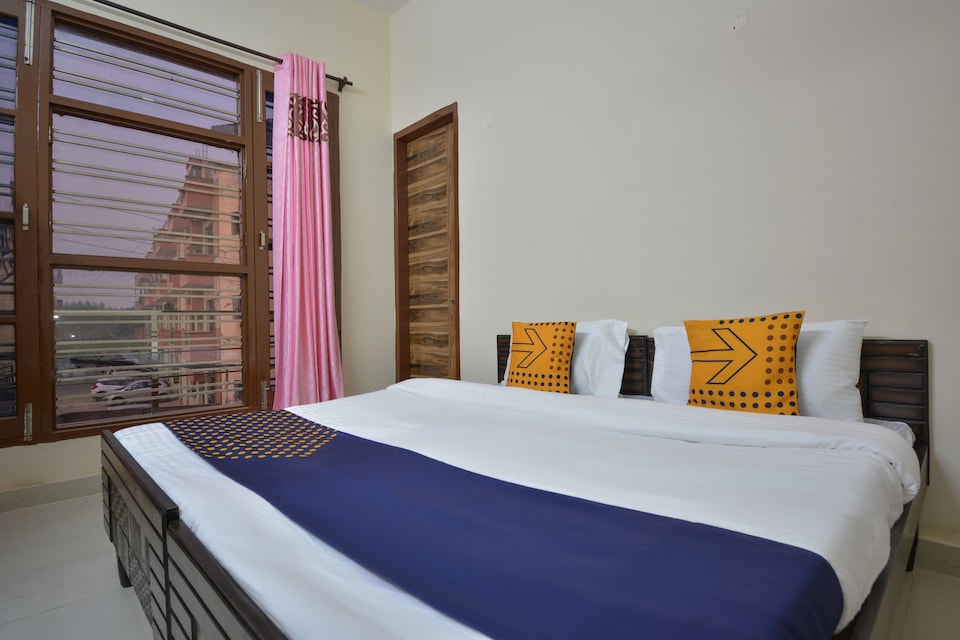 SPOT ON 64947 Janta Height, Kharar, Kharar