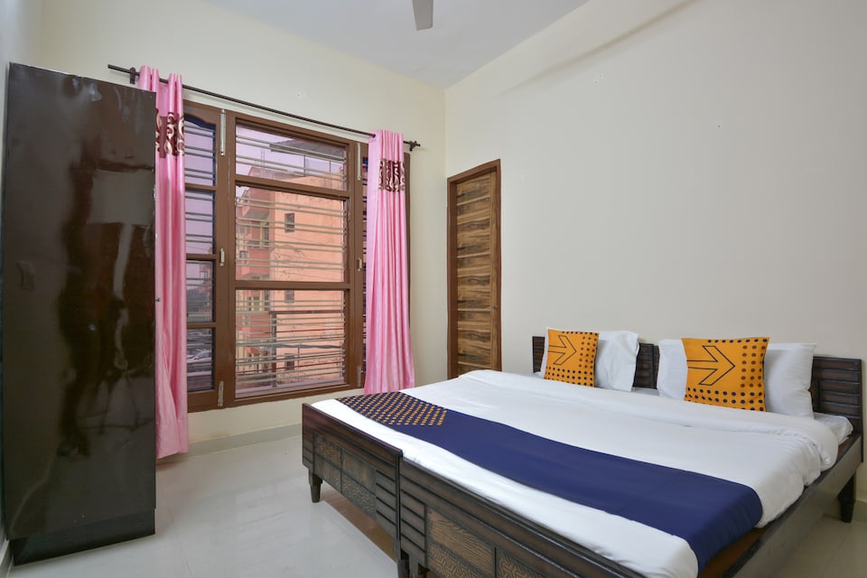 SPOT ON 64947 Janta Height, Kharar, Kharar
