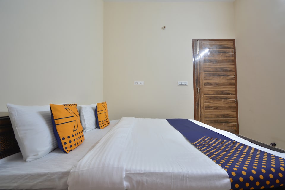 SPOT ON 64947 Janta Height, Kharar, Kharar