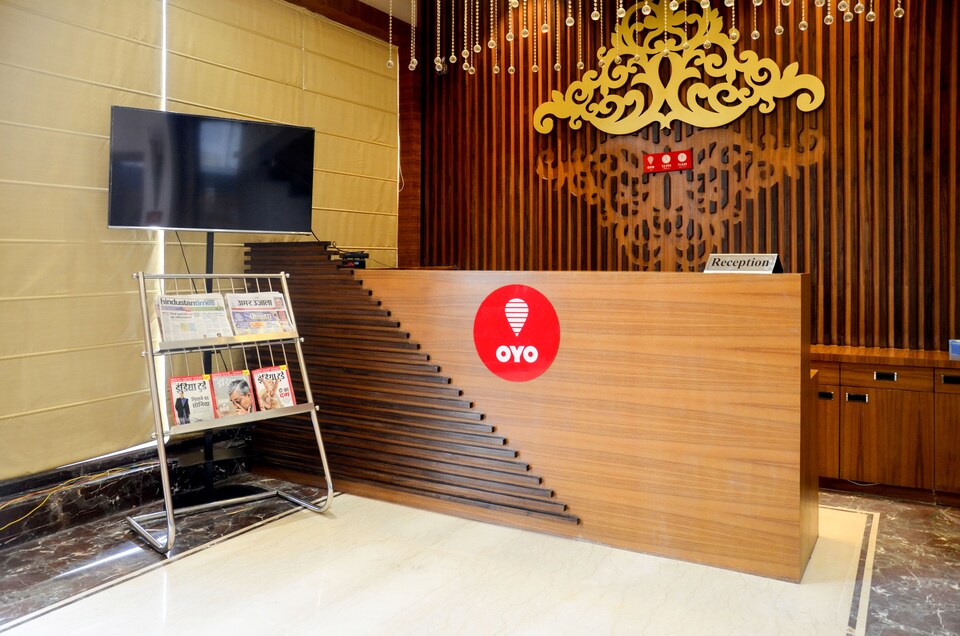 OYO 5284 Hotel Ozas Grand, Lanka, Varanasi