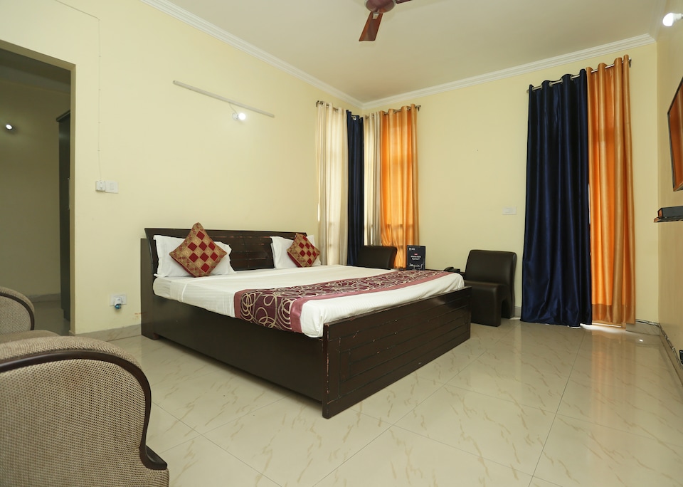 OYO Apartment Impact Associates Near Fun Republic Mall, Gomti Nagar Lucknow, Lucknow