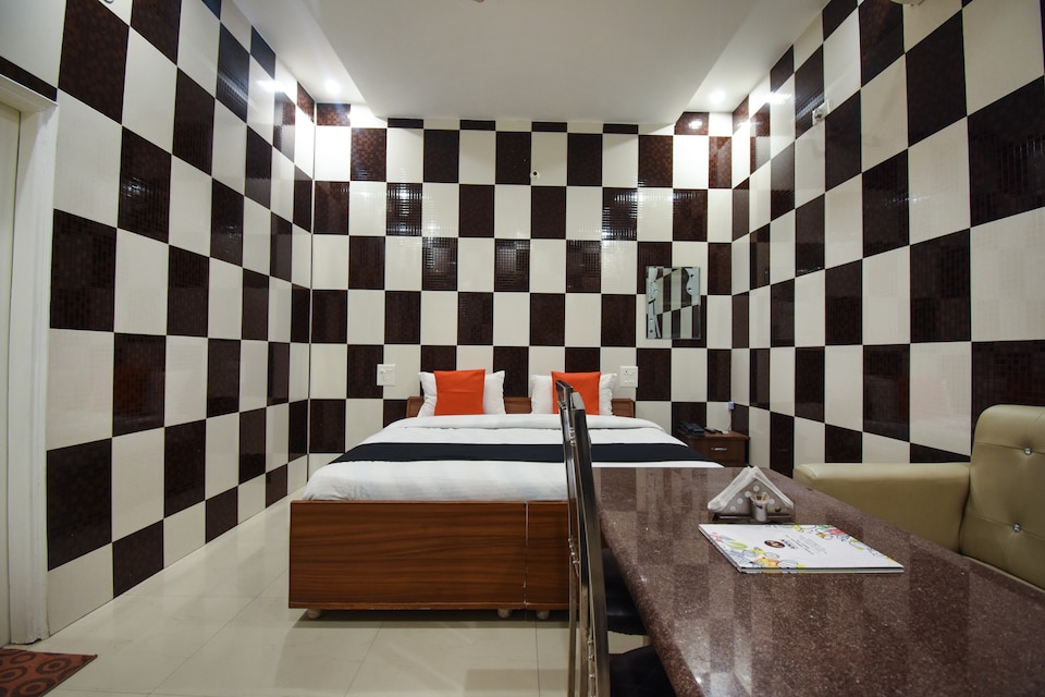 Capital O Hotel Aman, Dera Bassi Chandigarh, चंडीगढ़