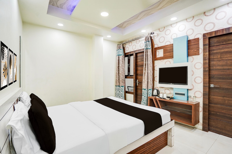 Super Collection O Lucknow Junction Formerly Arjun International, Charbagh Lucknow, Lucknow