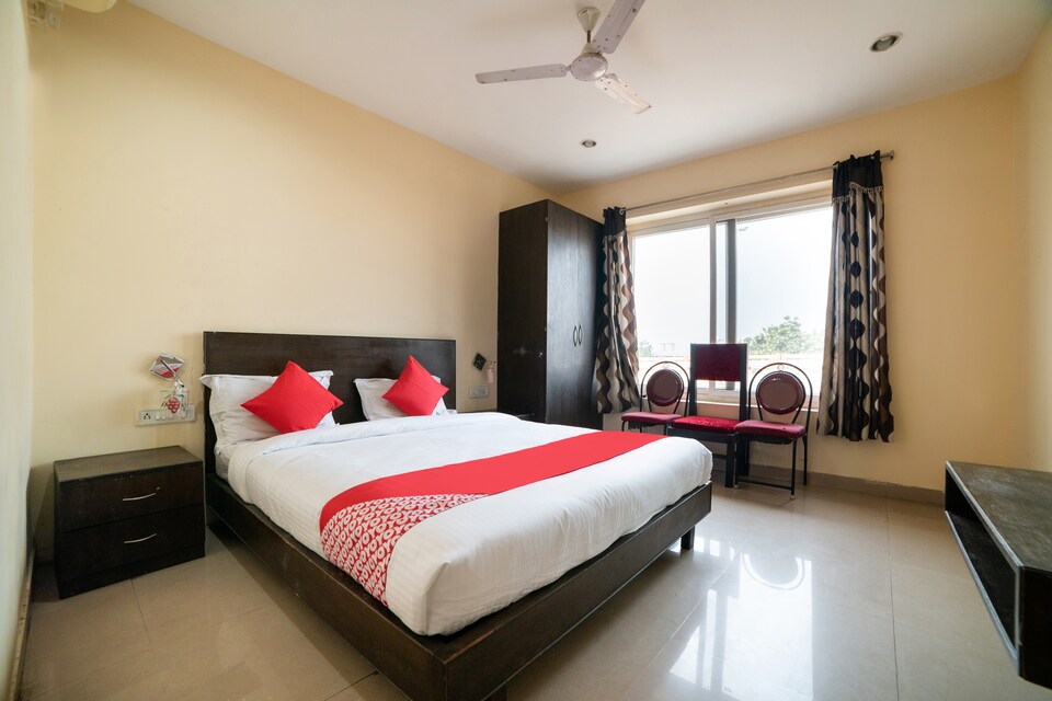 OYO 64962 Athidhi Lodge, Nalgonda city, Nalgonda