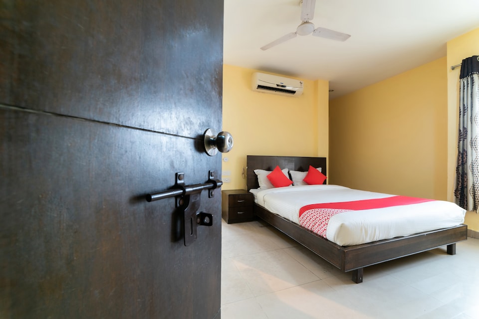 OYO 64962 Athidhi Lodge, Nalgonda city, Nalgonda